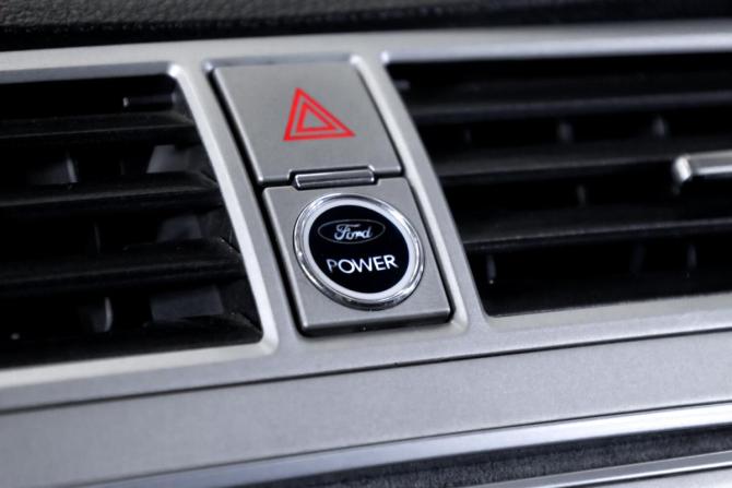 Ford Kuga I с пробегом 2011 года, цена 940 000 рублей, 184386 км, внедорожник, Автокод Объявления