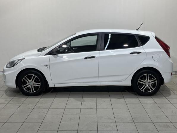 Hyundai Solaris I с пробегом 2013 года, цена 795 000 рублей, 191850 км, хэтчбек, Автокод Объявления