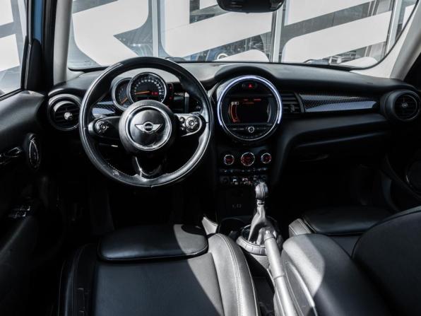 Mini Hatch III (F55/F56) с пробегом 2017 года, цена 1 960 000 рублей, 160231 км, хэтчбек, Автокод Объявления