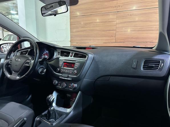 Kia Ceed II с пробегом 2013 года, цена 959 990 рублей, 159633 км, хэтчбек, Автокод Объявления