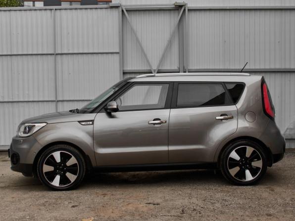 Kia Soul II Рестайлинг с пробегом 2018 года, цена 1 795 000 рублей, 88115 км, хэтчбек, Автокод Объявления