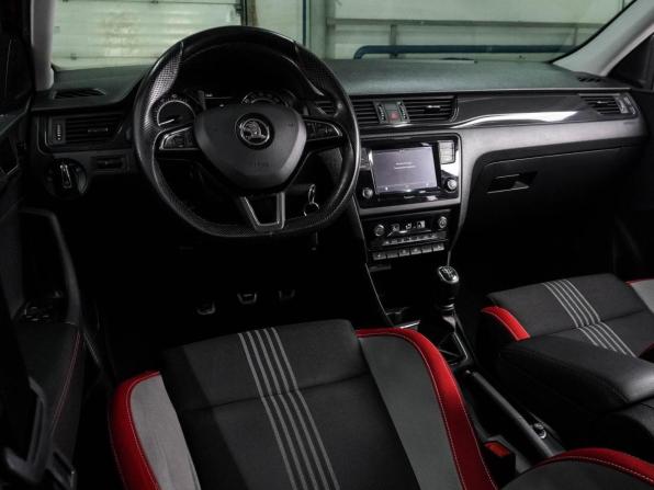 Skoda Rapid I Рестайлинг с пробегом 2018 года, цена 1 349 000 рублей, 117122 км, лифтбек, Автокод Объявления