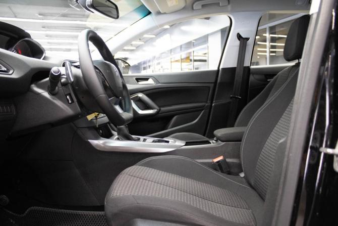 Peugeot 308 II Рестайлинг с пробегом 2019 года, цена 1 099 000 рублей, 194345 км, универсал, Автокод Объявления