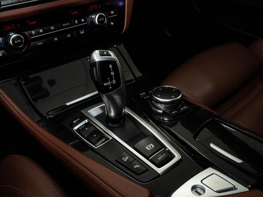 BMW 5 серии VI (F10/F11/F07) Рестайлинг Казань  - изображение 12