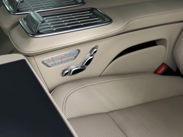 Mercedes-Benz V-Класс III (W447) Рестайлинг 2 с пробегом 2025 года, цена 13 990 000 рублей, 609 км, минивэн, Автокод Объявления