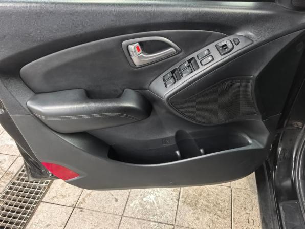 Hyundai ix35 I с пробегом 2011 года, цена 920 000 рублей, 240000 км, внедорожник, Автокод Объявления