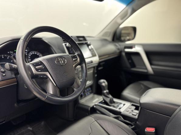 Toyota Land Cruiser Prado 150 Series Рестайлинг 2 с пробегом 2019 года, цена 5 599 000 рублей, 112739 км, внедорожник, Автокод Объявления
