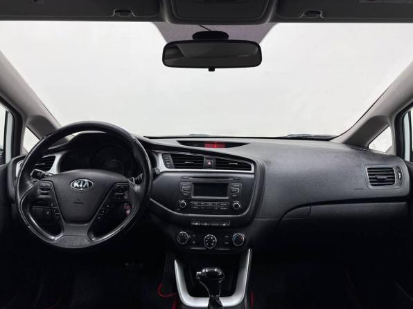 Kia Ceed II Рестайлинг с пробегом 2018 года, цена 1 339 900 рублей, 124500 км, универсал, Автокод Объявления