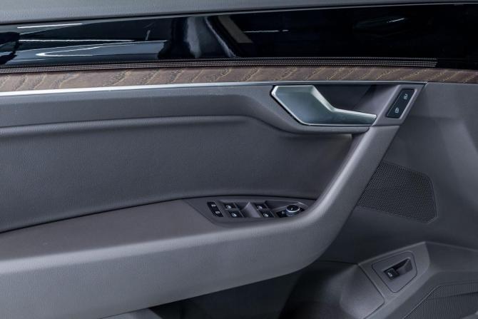 Volkswagen Touareg III с пробегом 2018 года, цена 4 742 000 рублей, 143500 км, внедорожник, Автокод Объявления