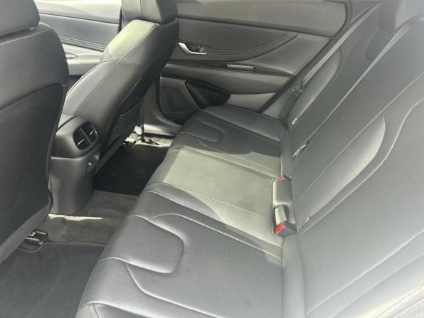 Hyundai Elantra VII (CN7) Рестайлинг с пробегом 2023 года, цена 2 575 800 рублей, 20718 км, седан, Автокод Объявления