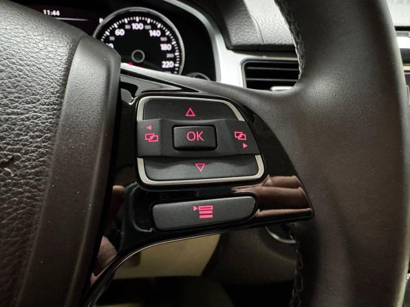 Volkswagen Touareg II с пробегом 2012 года, цена 2 790 000 рублей, 178713 км, внедорожник, Автокод Объявления