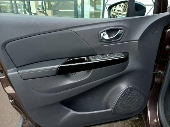 Renault Kaptur I Рестайлинг с пробегом 2020 года, цена 1 419 000 рублей, 95136 км, внедорожник, Автокод Объявления