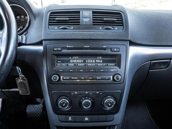 Skoda Yeti I с пробегом 2012 года, цена 1 299 000 рублей, 76658 км, внедорожник, Автокод Объявления