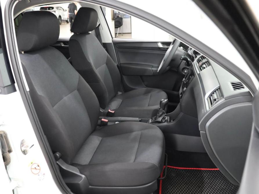Skoda Rapid I Рестайлинг Ростов-на-Дону  - изображение 8