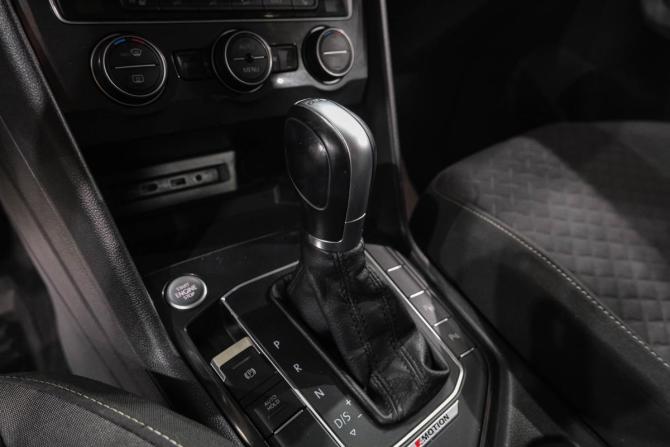 Volkswagen Tiguan II с пробегом 2018 года, цена 2 809 000 рублей, 143812 км, внедорожник, Автокод Объявления