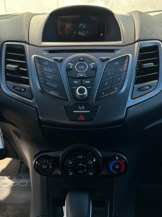 Ford Fiesta Mk6 Рестайлинг с пробегом 2016 года, цена 935 000 рублей, 112424 км, хэтчбек, Автокод Объявления