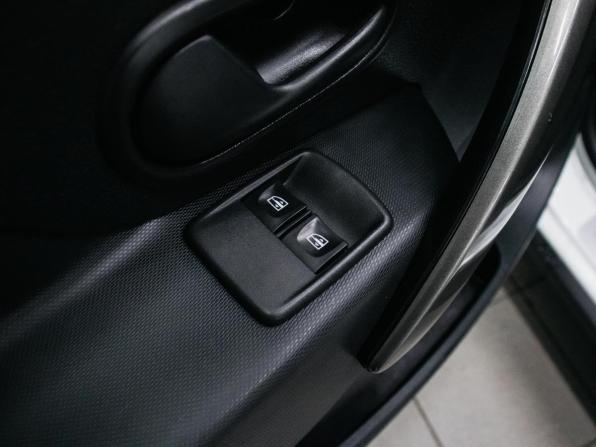 Renault Sandero II Рестайлинг с пробегом 2019 года, цена 979 000 рублей, 73493 км, хэтчбек, Автокод Объявления