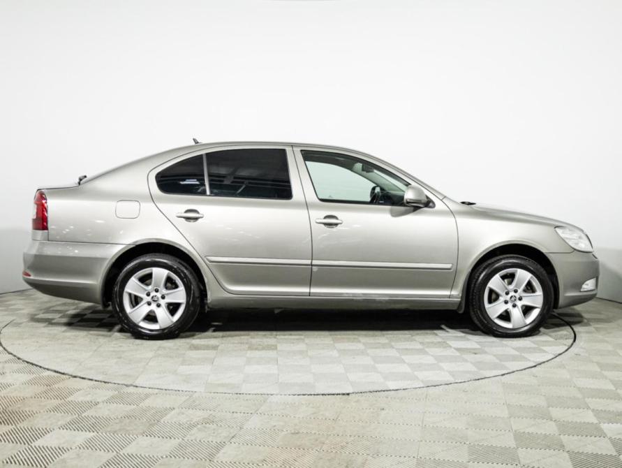 Skoda Octavia II (A5) Рестайлинг Санкт-Петербург  - изображение 4