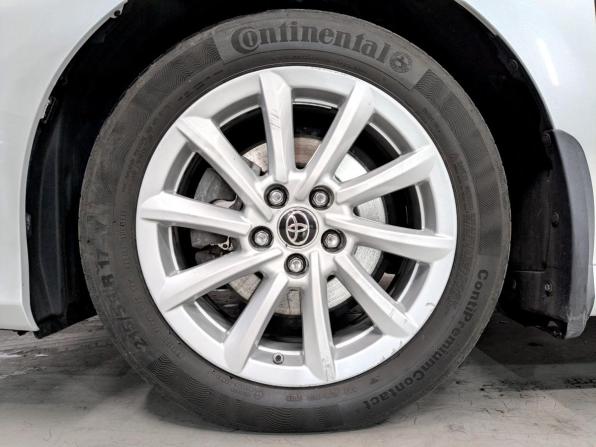 Toyota Camry VIII (XV70) Рестайлинг с пробегом 2021 года, цена 3 225 000 рублей, 47174 км, седан, Автокод Объявления