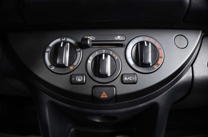 Nissan Note I Рестайлинг с пробегом 2013 года, цена 929 000 рублей, 26100 км, хэтчбек, Автокод Объявления