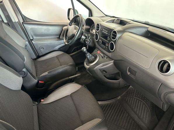 Peugeot Partner II Рестайлинг 2 с пробегом 2016 года, цена 850 000 рублей, 233522 км, компактвэн, Автокод Объявления