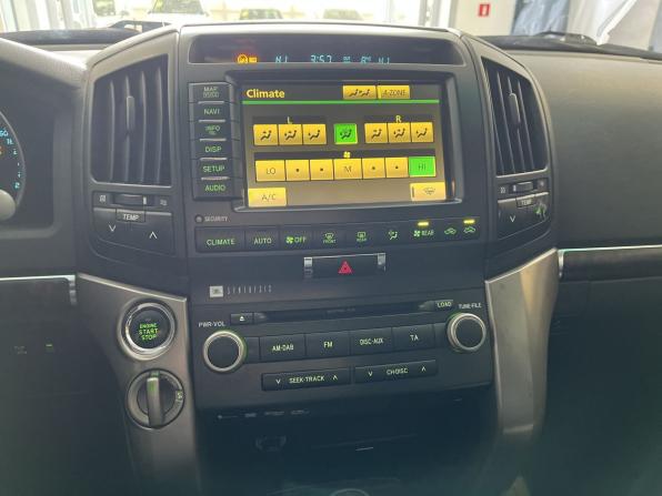 Toyota Land Cruiser 200 Series с пробегом 2011 года, цена 2 630 000 рублей, 270000 км, внедорожник, Автокод Объявления