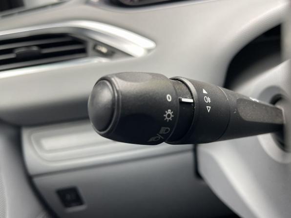 Peugeot 208 I с пробегом 2013 года, цена 697 000 рублей, 116973 км, хэтчбек, Автокод Объявления