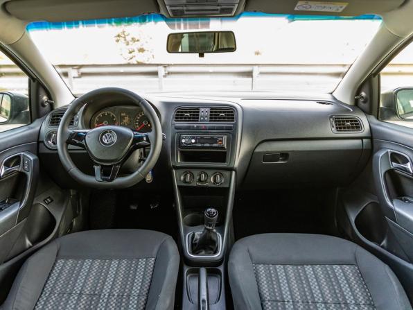 Volkswagen Polo V Рестайлинг с пробегом 2018 года, цена 798 000 рублей, 92294 км, седан, Автокод Объявления