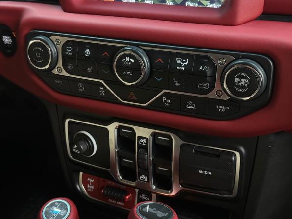 Jeep Wrangler IV (JL) с пробегом 2022 года, цена 5 590 000 рублей, 75073 км, внедорожник, Автокод Объявления