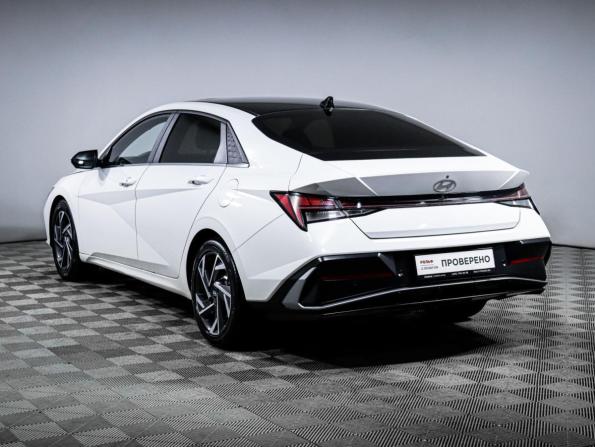 Hyundai Elantra VII (CN7) Рестайлинг с пробегом 2023 года, цена 2 110 000 рублей, 26653 км, седан, Автокод Объявления