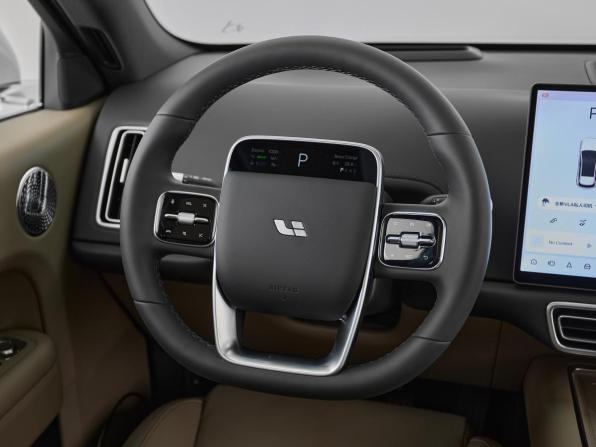 Li Auto (Lixiang) L6 с пробегом 2025 года, цена 6 679 000 рублей, 6 км, внедорожник, Автокод Объявления