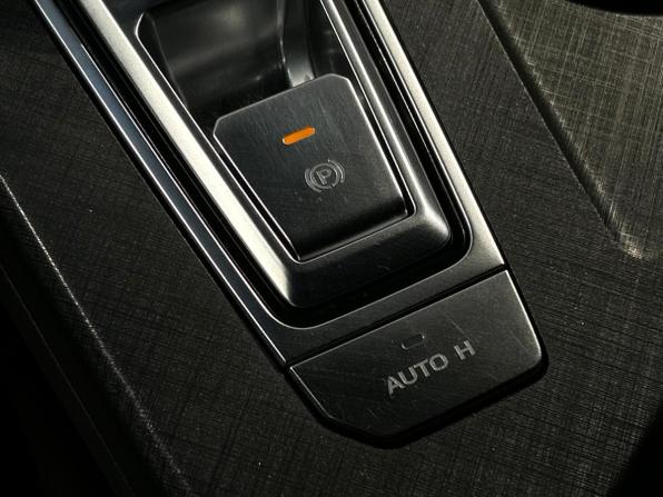 Changan UNI-V I с пробегом 2024 года, цена 2 237 000 рублей, 64542 км, лифтбек, Автокод Объявления