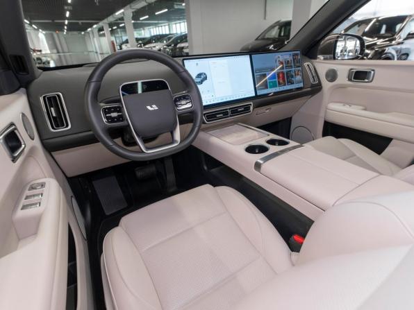Li Auto (Lixiang) L6 с пробегом 2024 года, цена 6 500 000 рублей, 50 км, внедорожник, Автокод Объявления