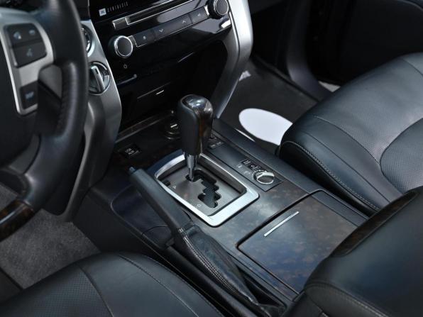Toyota Land Cruiser 200 Series Рестайлинг 1 с пробегом 2013 года, цена 2 899 000 рублей, 188000 км, внедорожник, Автокод Объявления