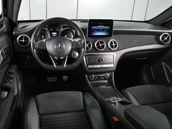 Mercedes-Benz GLA I (X156) Рестайлинг с пробегом 2018 года, цена 2 669 000 рублей, 97780 км, внедорожник, Автокод Объявления
