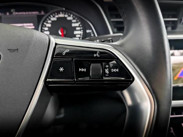 Audi A6 V (C8) с пробегом 2020 года, цена 3 625 000 рублей, 85115 км, седан, Автокод Объявления