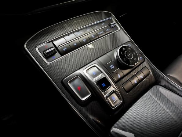 Hyundai Santa Fe IV Рестайлинг с пробегом 2021 года, цена 3 950 000 рублей, 37629 км, внедорожник, Автокод Объявления