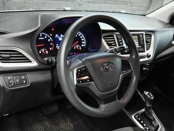 Hyundai Solaris II Рестайлинг с пробегом 2021 года, цена 1 350 000 рублей, 62595 км, седан, Автокод Объявления