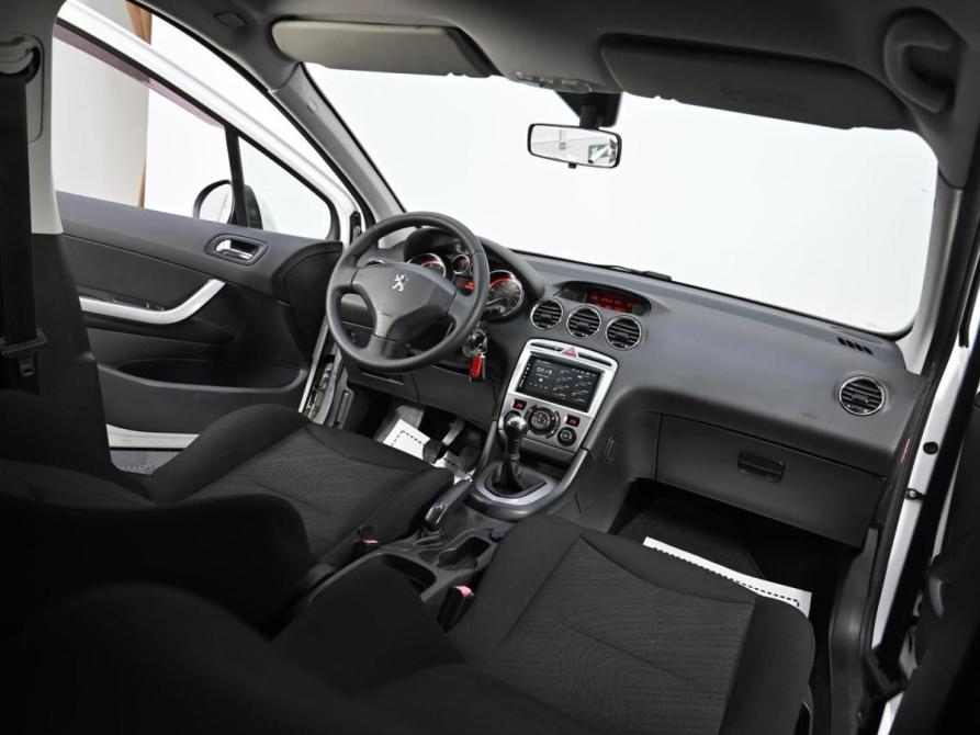 Peugeot 308 I Москва  - изображение 7