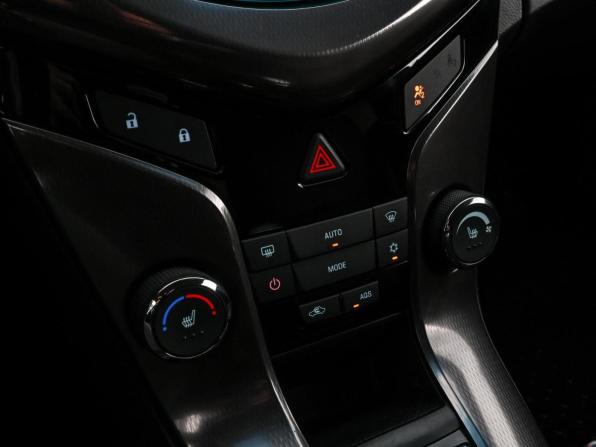 Chevrolet Cruze I Рестайлинг с пробегом 2014 года, цена 928 800 рублей, 141429 км, хэтчбек, Автокод Объявления