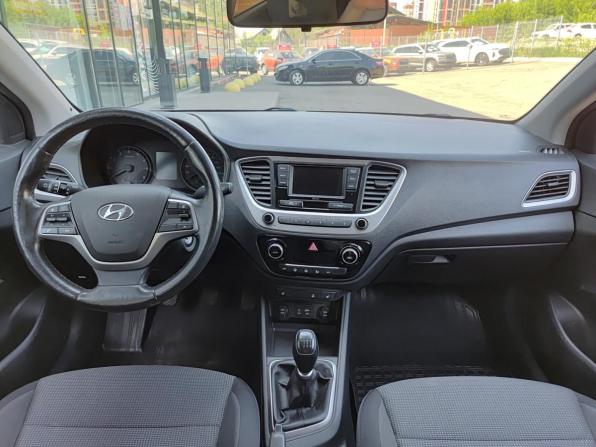 Hyundai Solaris II с пробегом 2018 года, цена 1 199 800 рублей, 120718 км, седан, Автокод Объявления