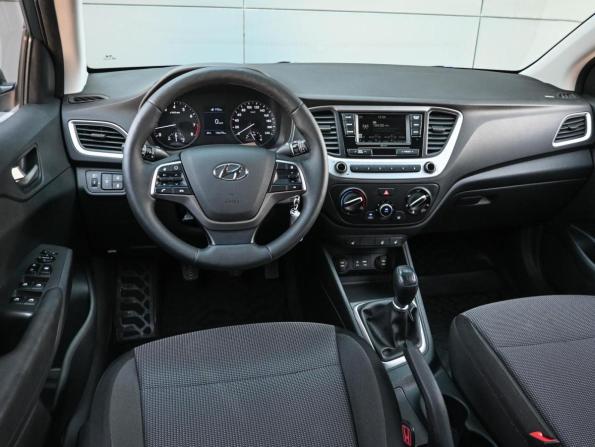 Hyundai Solaris II с пробегом 2017 года, цена 1 199 000 рублей, 106678 км, седан, Автокод Объявления