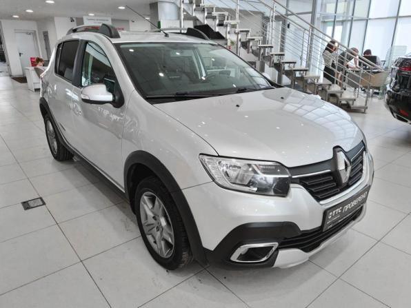 Renault Sandero II Рестайлинг с пробегом 2020 года, цена 1 130 000 рублей, 105000 км, хэтчбек, Автокод Объявления
