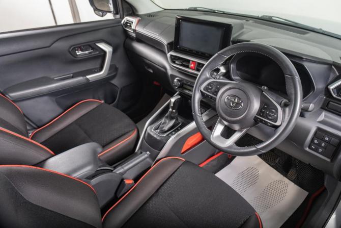 Toyota Raize I с пробегом 2019 года, цена 1 799 000 рублей, 28150 км, внедорожник, Автокод Объявления