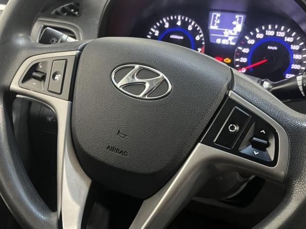 Hyundai Solaris I Рестайлинг с пробегом 2015 года, цена 875 000 рублей, 191851 км, седан, Автокод Объявления