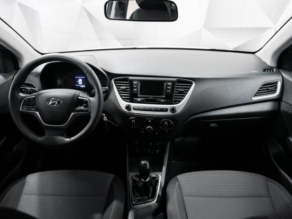 Hyundai Solaris II с пробегом 2018 года, цена 1 350 000 рублей, 101000 км, седан, Автокод Объявления