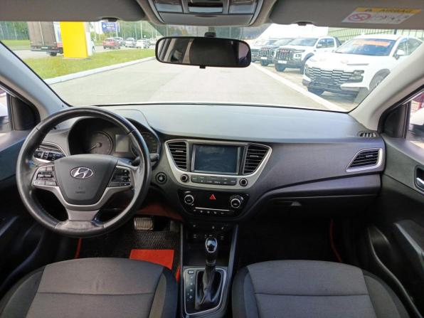 Hyundai Solaris II с пробегом 2017 года, цена 1 038 000 рублей, 230000 км, седан, Автокод Объявления