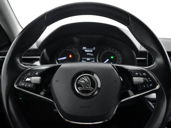 Skoda Rapid II с пробегом 2020 года, цена 1 565 000 рублей, 97000 км, лифтбек, Автокод Объявления