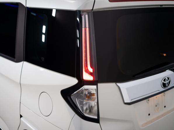 Toyota Roomy I Рестайлинг с пробегом 2022 года, цена 1 200 000 рублей, 47230 км, микровэн, Автокод Объявления