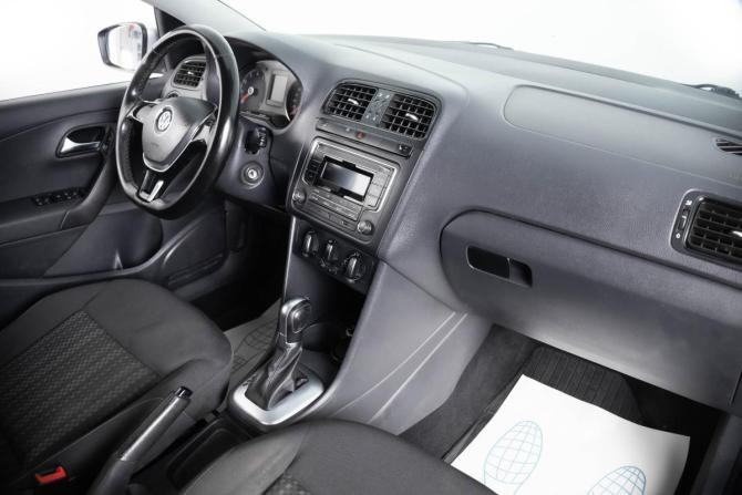 Volkswagen Polo V Рестайлинг с пробегом 2017 года, цена 1 399 000 рублей, 283540 км, седан, Автокод Объявления